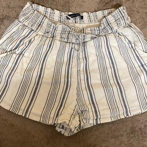 Abercrombie & Fitch size XS shorts white with blue stripes